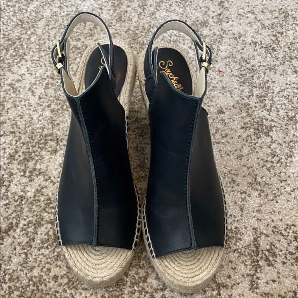 Seychelles Black Leather Wedge Sandals 9.5